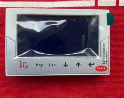 Carel EVDIS00CN0 elektronikus expanziós szelep meghajtó modul kijelző